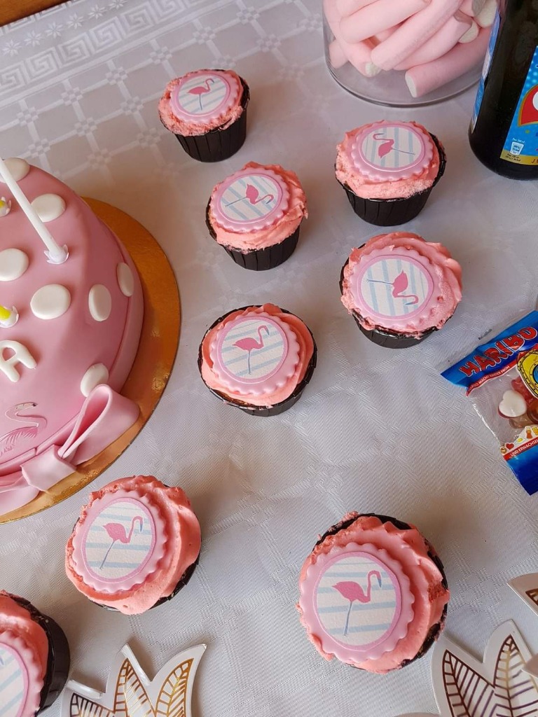 Cupcake anniversaire flamant rose